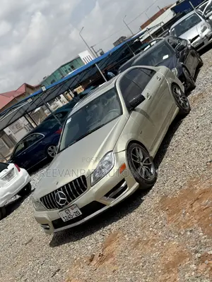 Mercedes-Benz C250 2013 Brown