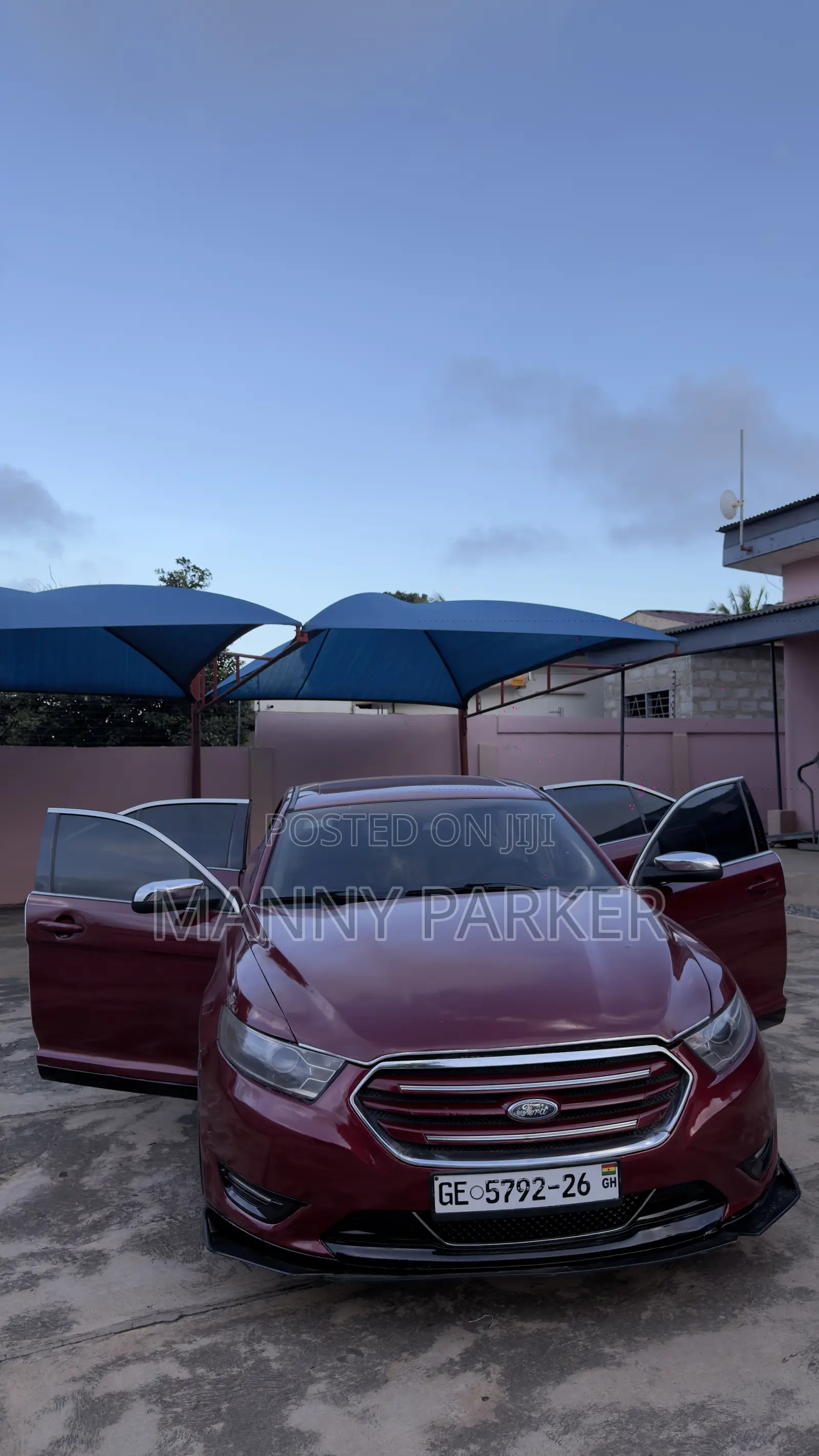 Ford Taurus 4dr Sedan 2016 Red