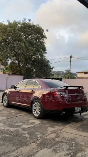 Ford Taurus 4dr Sedan 2016 Red