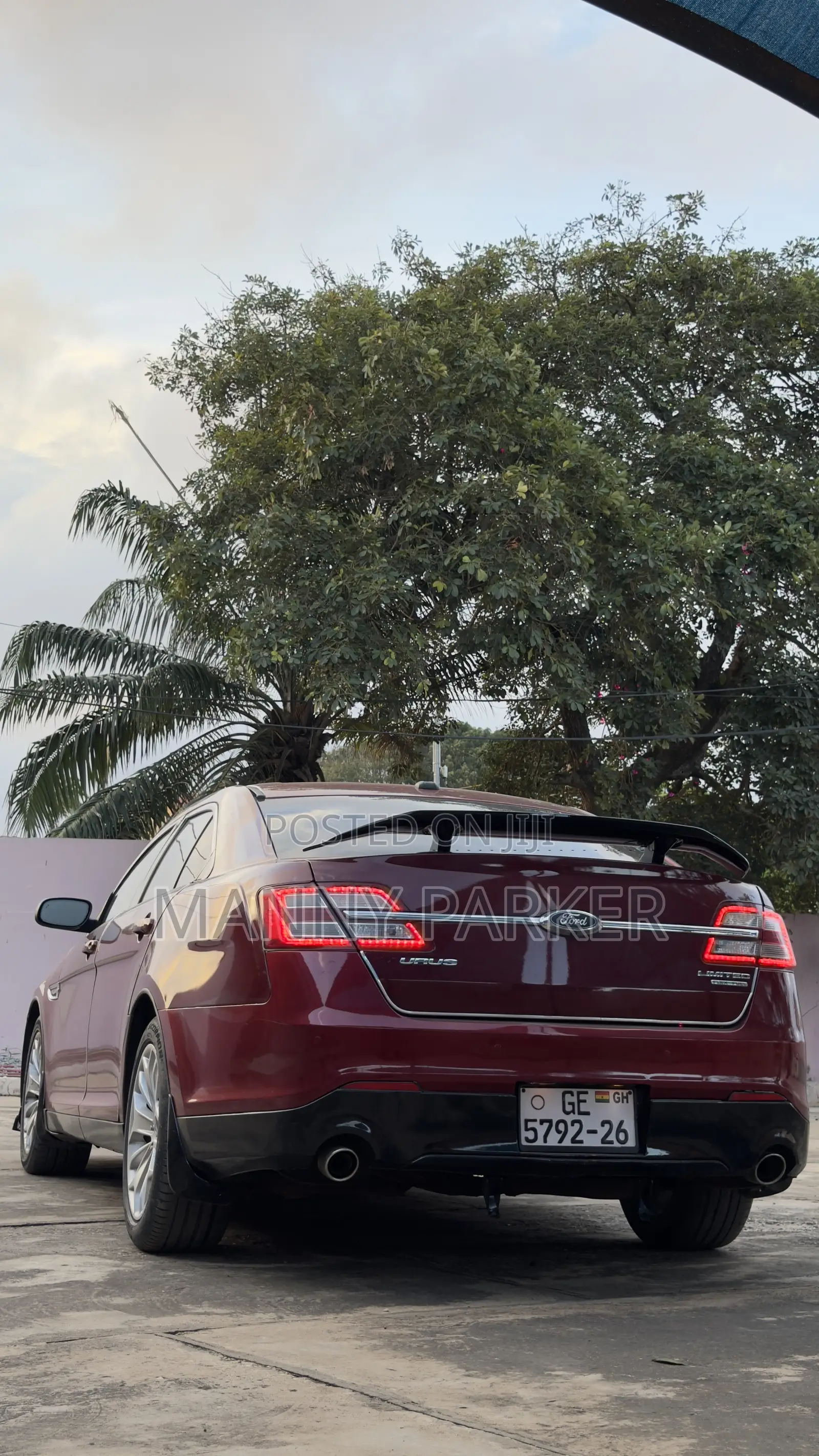 Ford Taurus 4dr Sedan 2016 Red
