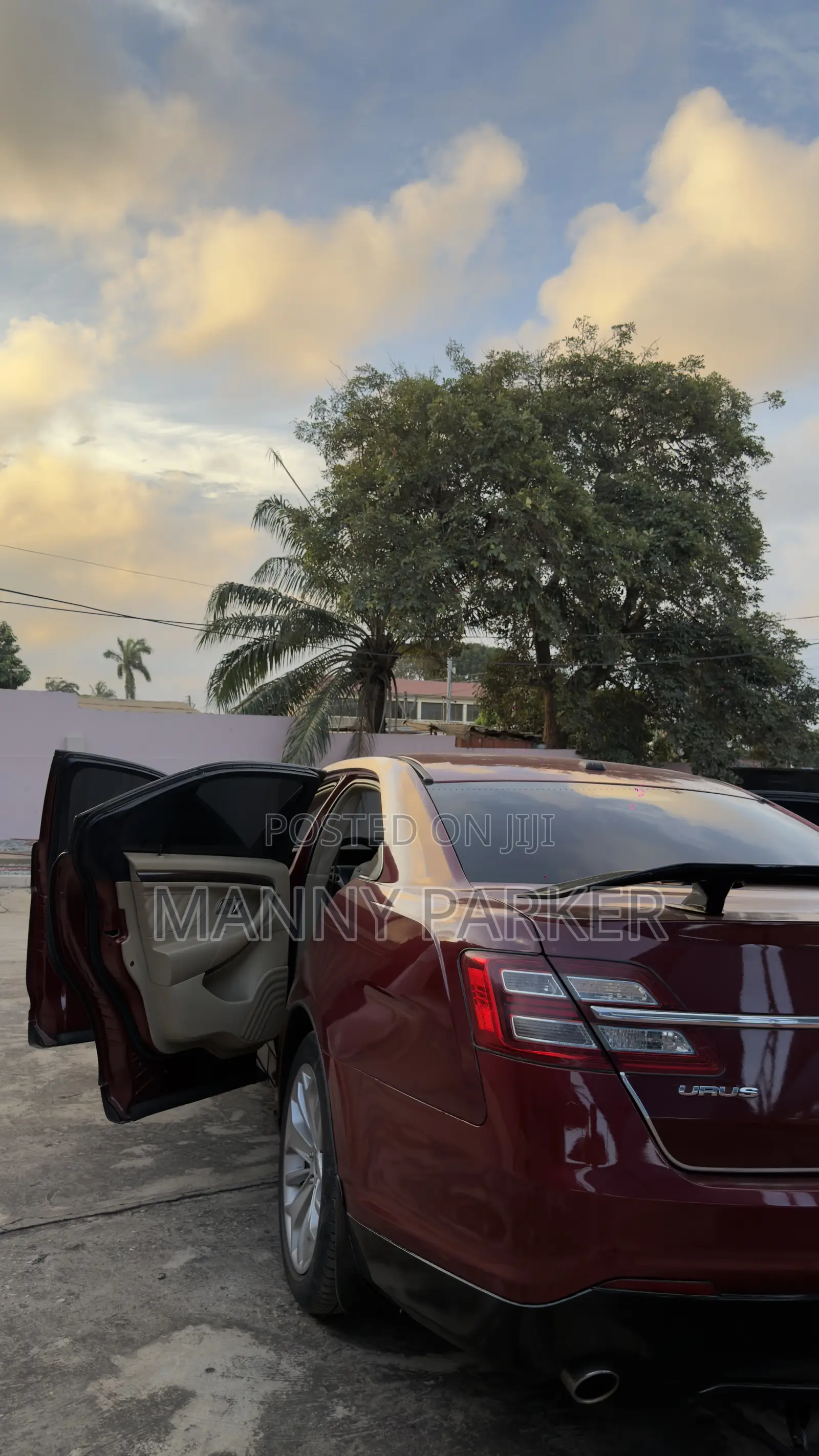 Ford Taurus 4dr Sedan 2016 Red