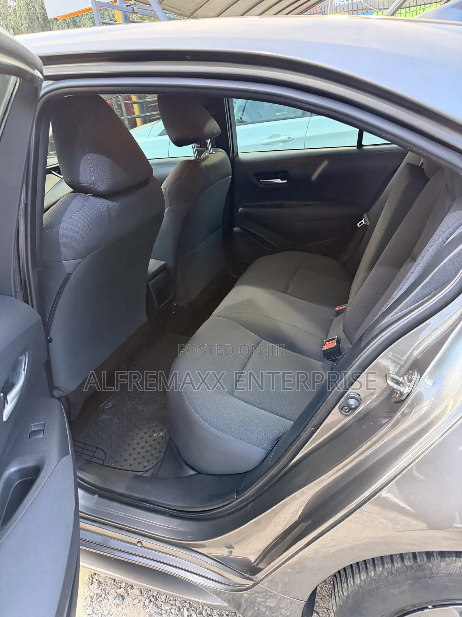 Toyota Corolla LE 2020 Green