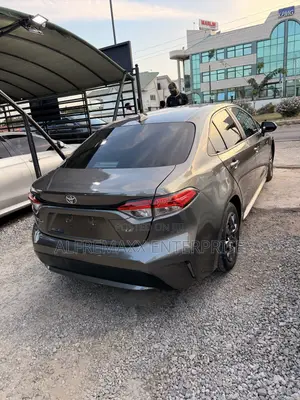 Toyota Corolla LE 2020 Green