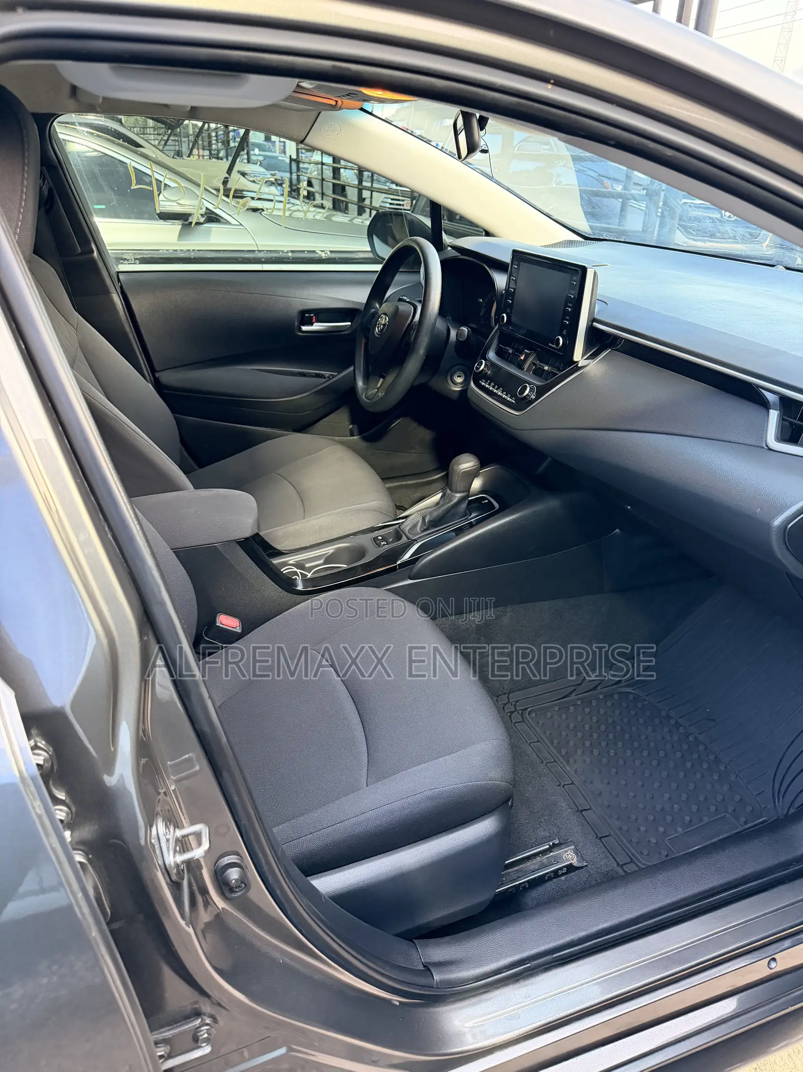 Toyota Corolla LE 2020 Green