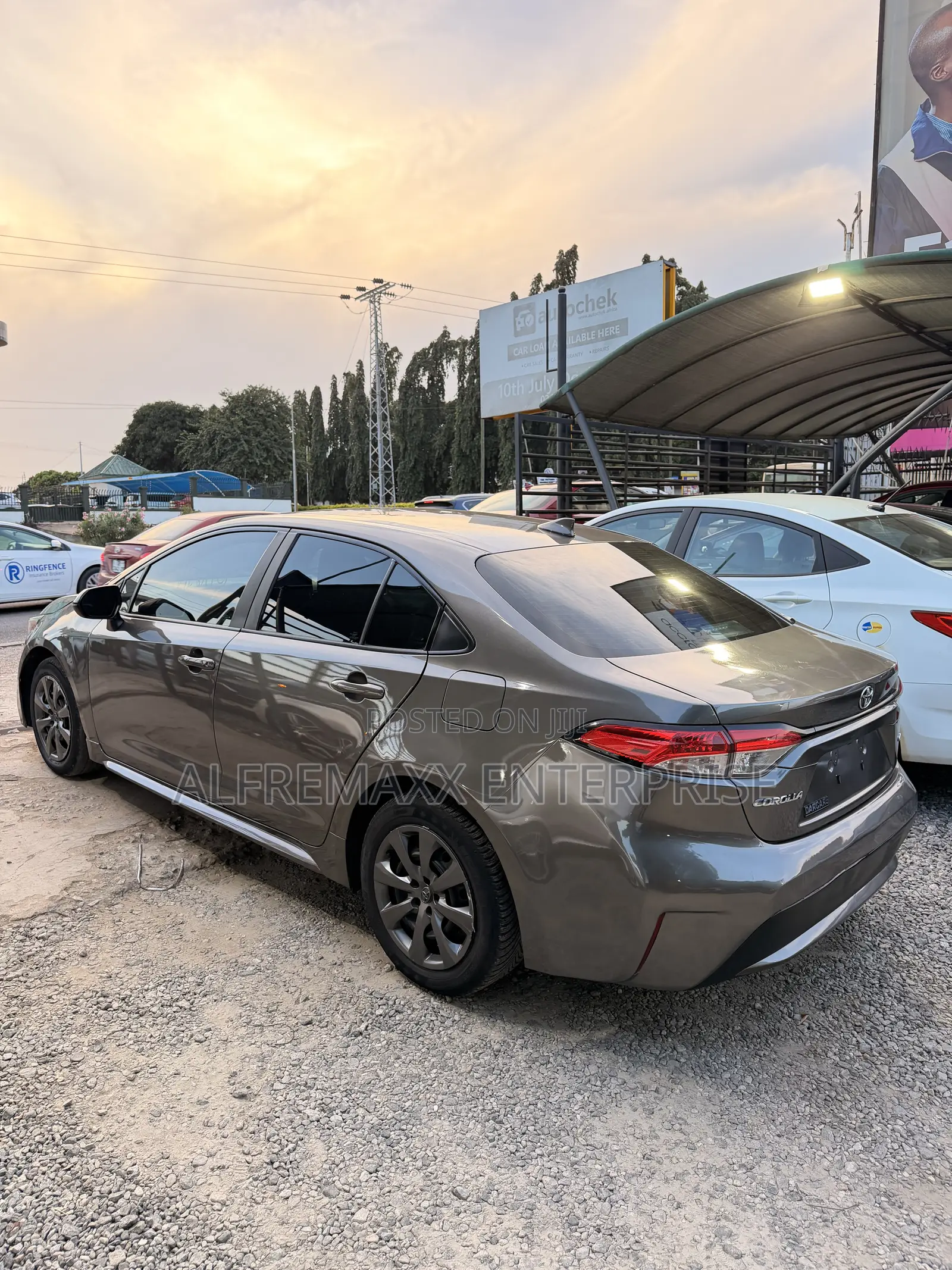 Toyota Corolla LE 2020 Green