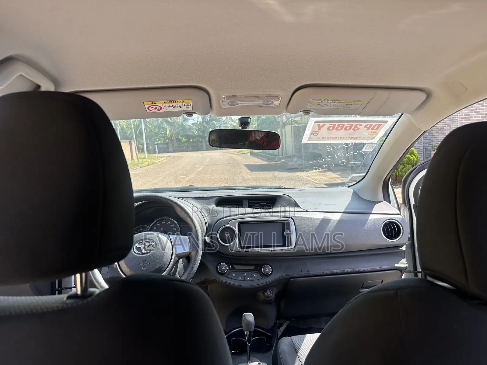 Toyota Vitz 1.3 FWD 5dr 2014 White