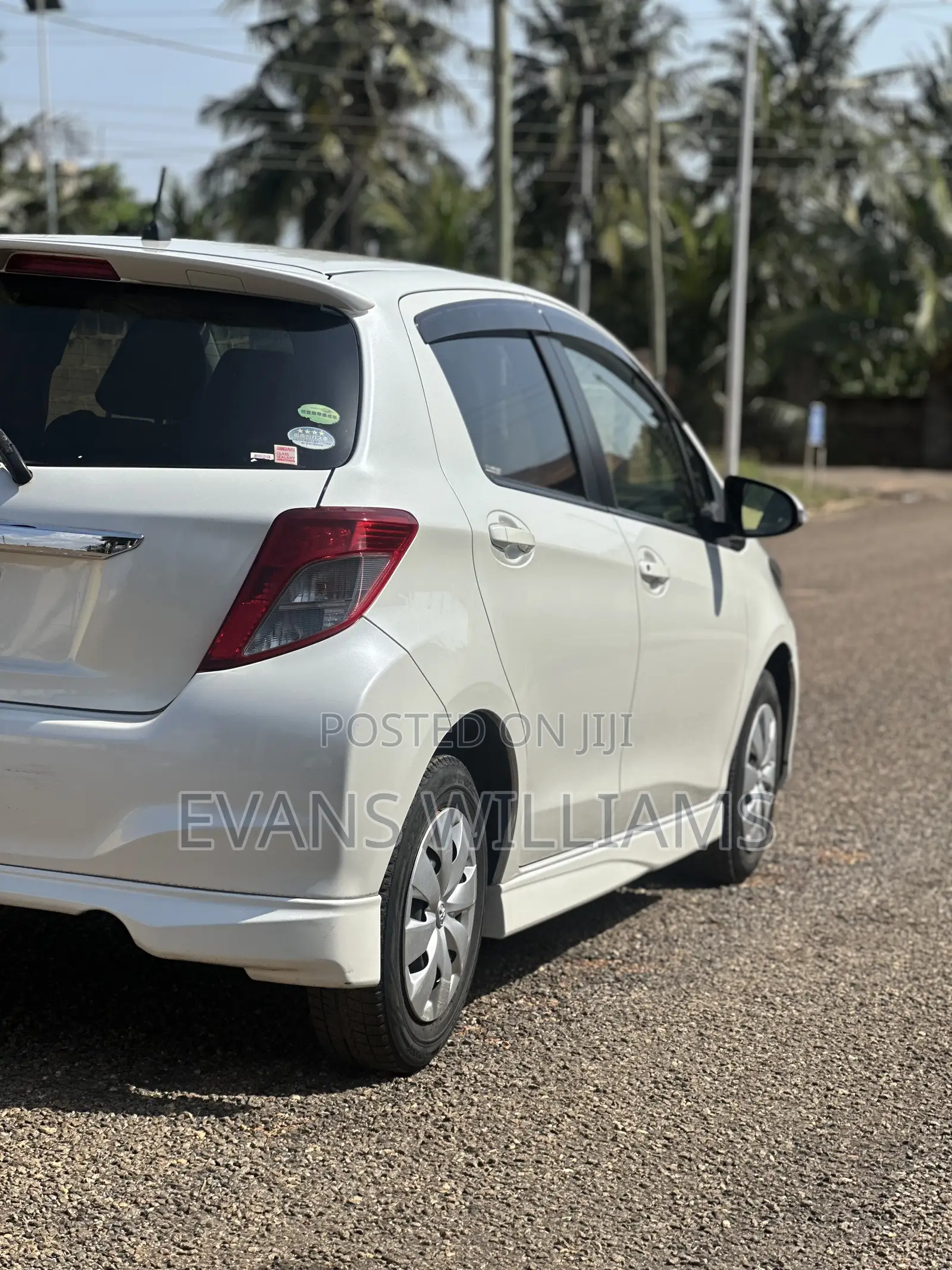 Toyota Vitz 1.3 FWD 5dr 2014 White