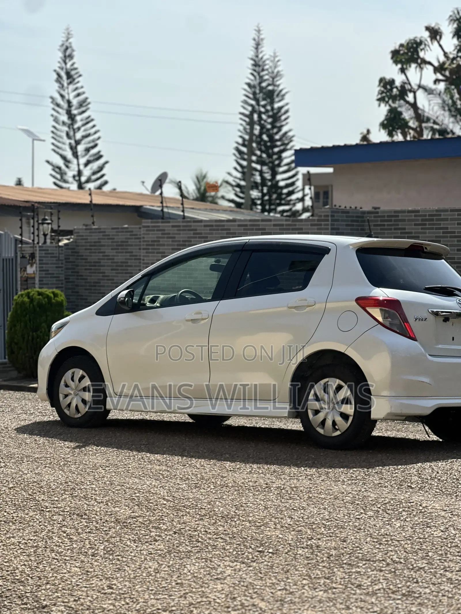 Toyota Vitz 1.3 FWD 5dr 2014 White