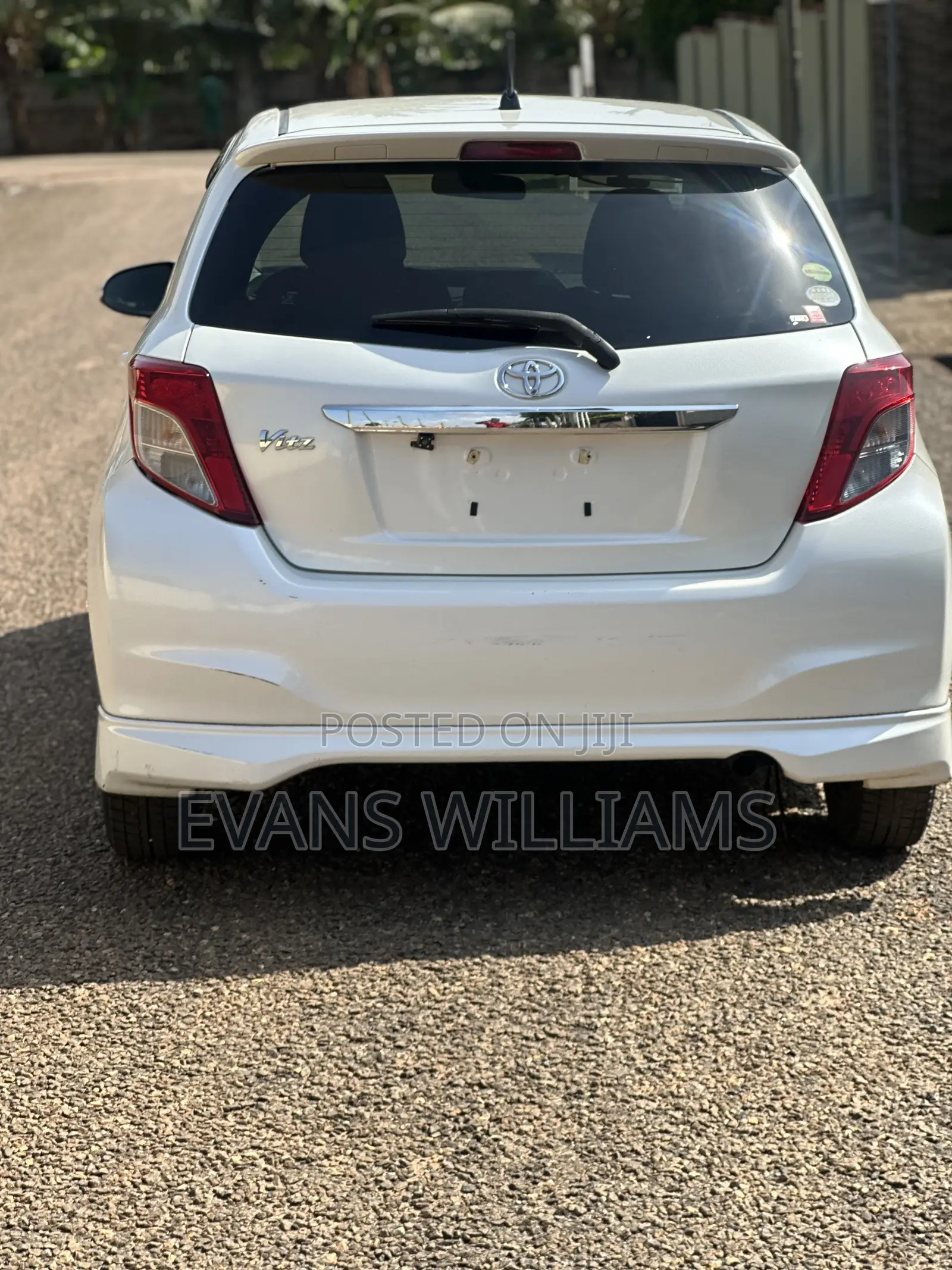 Toyota Vitz 1.3 FWD 5dr 2014 White