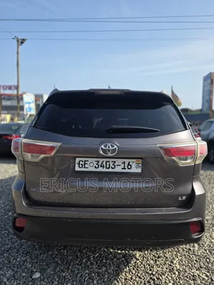 Toyota Highlander LE 4dr SUV (2.7L 4cyl 6A) 2015 Gray