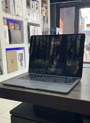 Laptop Apple MacBook Air 2022 M2 8GB Apple M2 SSD 256GB