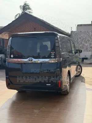 Toyota Voxy 2015 Blue