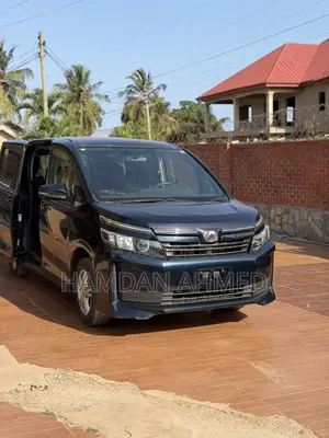 Toyota Voxy 2015 Blue