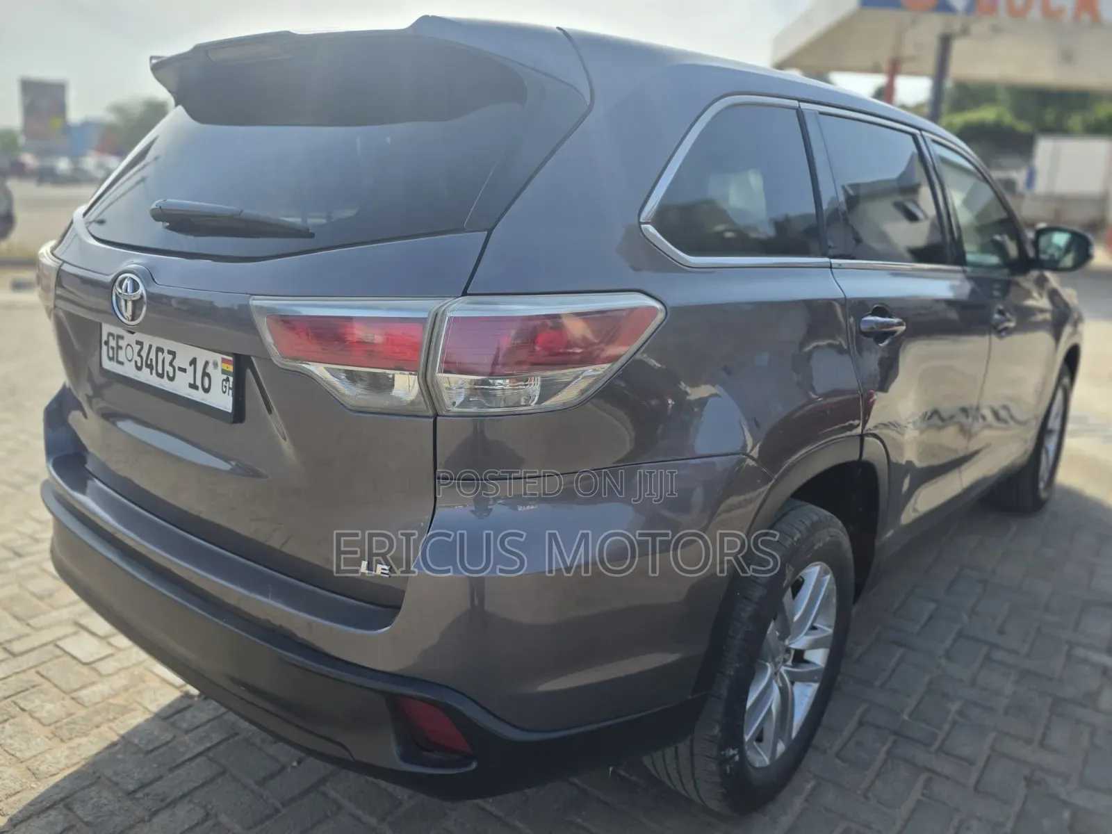 Toyota Highlander LE 4dr SUV (2.7L 4cyl 6A) 2015 Gray