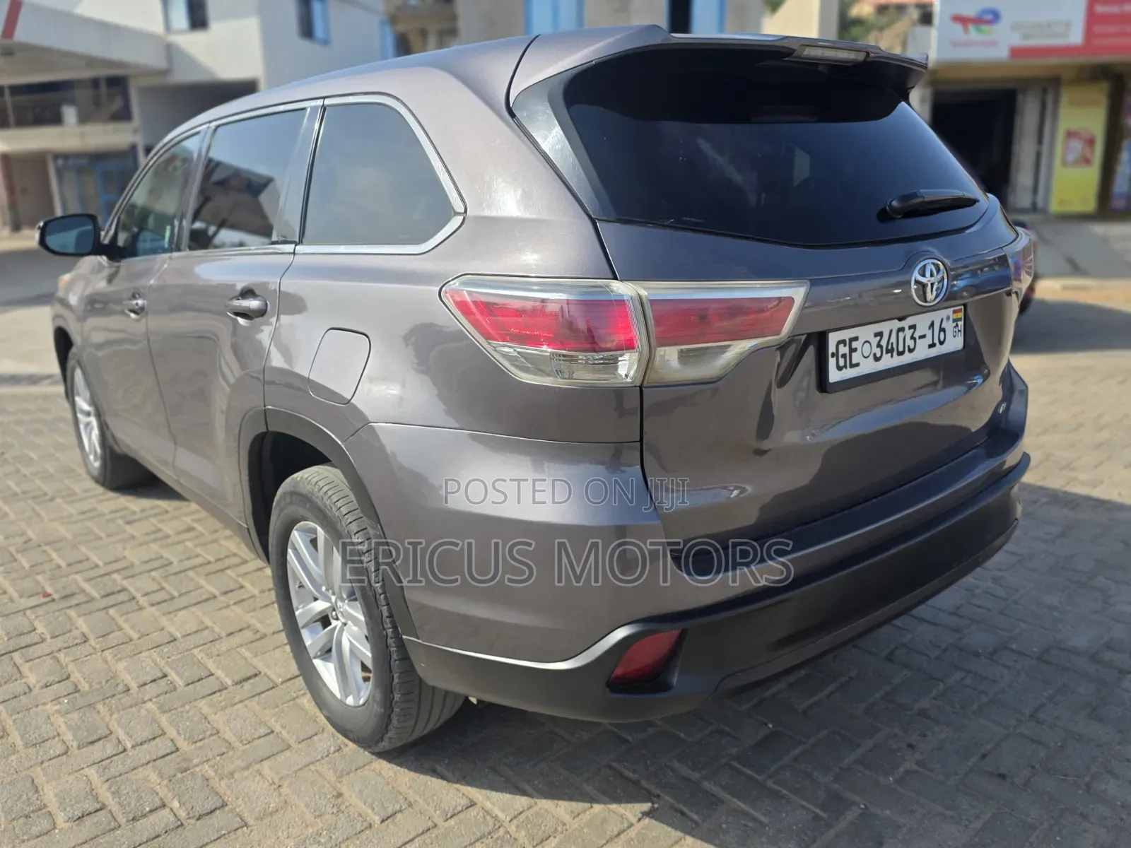 Toyota Highlander LE 4dr SUV (2.7L 4cyl 6A) 2015 Gray