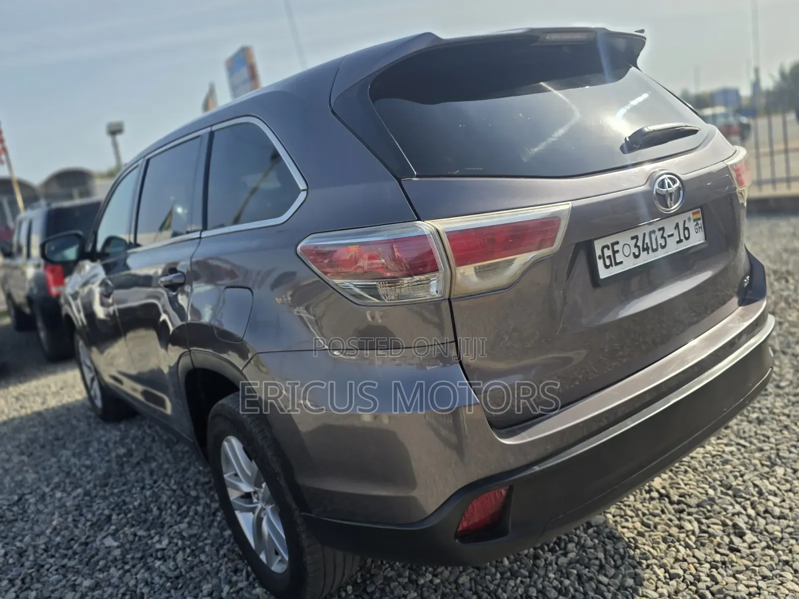 Toyota Highlander LE 4dr SUV (2.7L 4cyl 6A) 2015 Gray