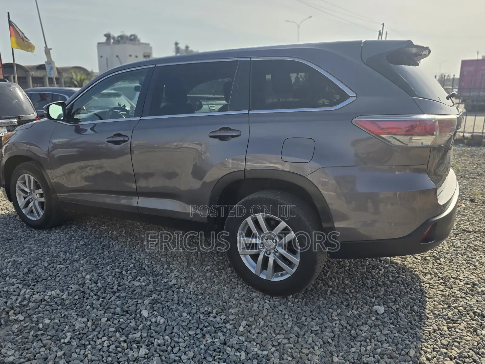 Toyota Highlander LE 4dr SUV (2.7L 4cyl 6A) 2015 Gray