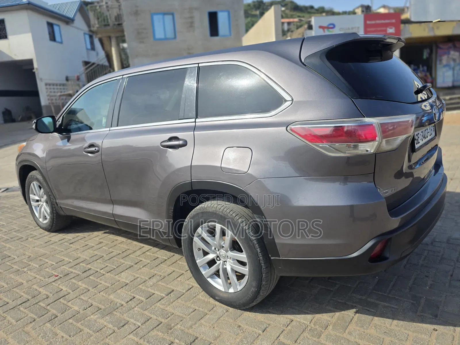 Toyota Highlander LE 4dr SUV (2.7L 4cyl 6A) 2015 Gray