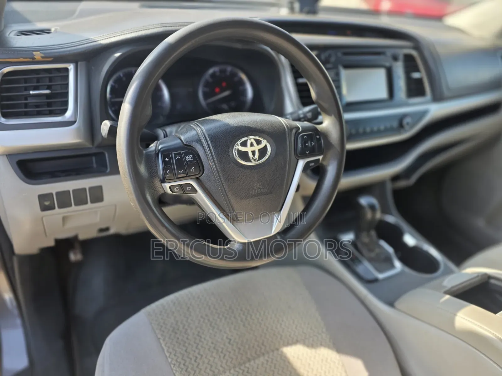 Toyota Highlander LE 4dr SUV (2.7L 4cyl 6A) 2015 Gray