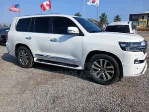 Toyota Land Cruiser 2013 White