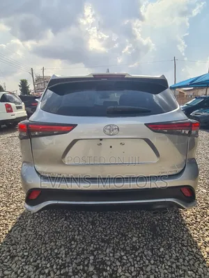 Toyota Highlander XSE AWD 2024 Silver