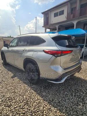 Toyota Highlander XSE AWD 2024 Silver