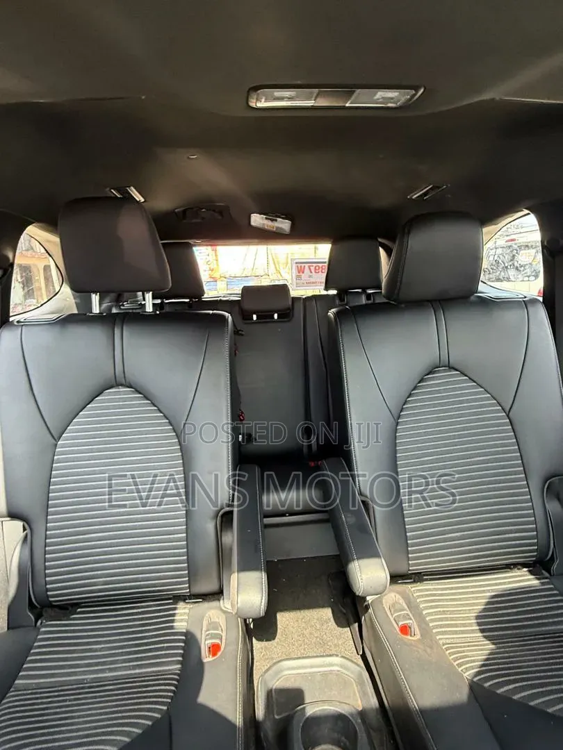 Toyota Highlander XSE AWD 2024 Silver