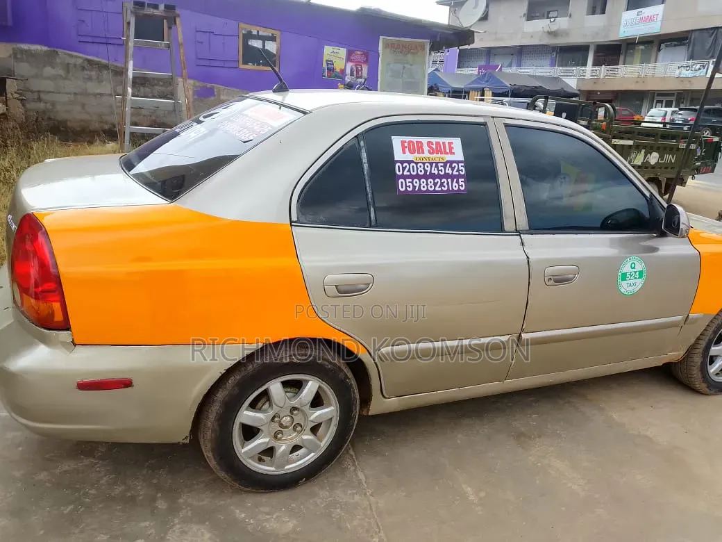 Hyundai Accent 2005 Brown