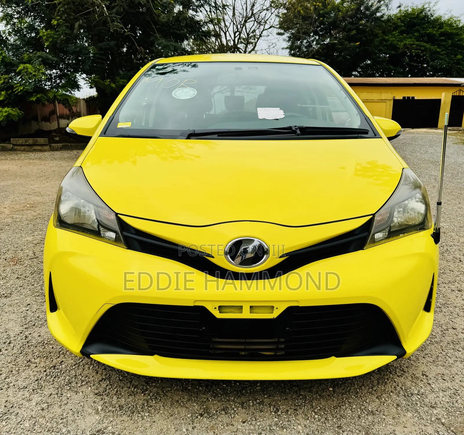 Toyota Vitz 1.3 AWD 5dr 2015 Yellow