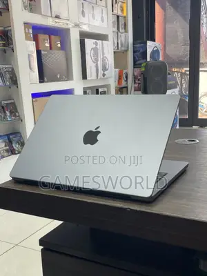 Laptop Apple MacBook Pro 2023 M3 8GB Apple M3 SSD 1T