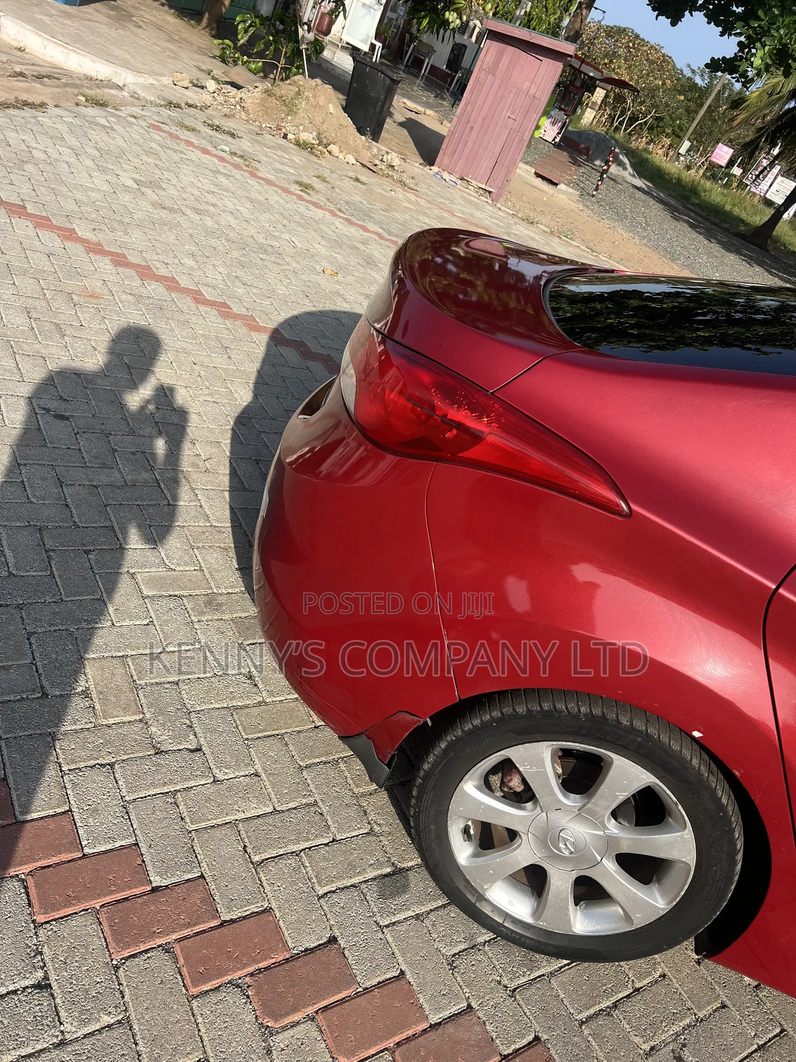 Hyundai Elantra Limited Sedan FWD (1.8L 4cyl 6A) 2013 Red