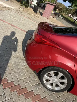 Hyundai Elantra Limited Sedan FWD (1.8L 4cyl 6A) 2013 Red