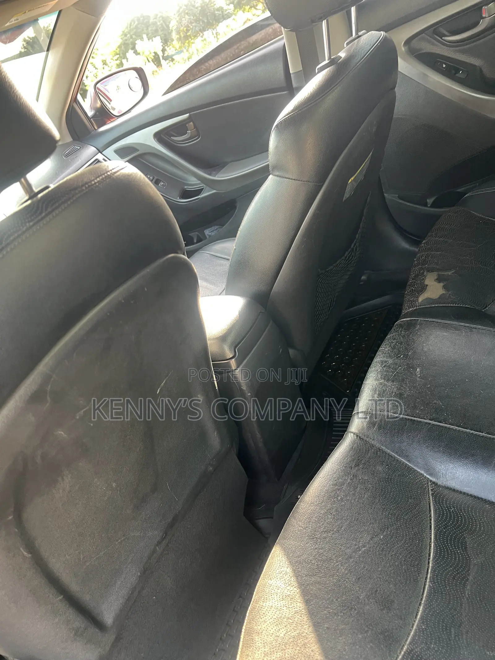 Hyundai Elantra Limited Sedan FWD (1.8L 4cyl 6A) 2013 Red