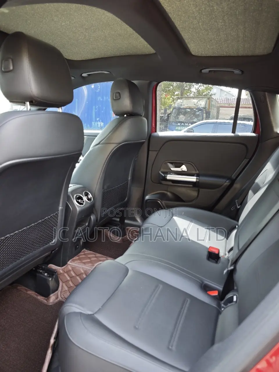 Mercedes-Benz GLA-Class 2022 Red