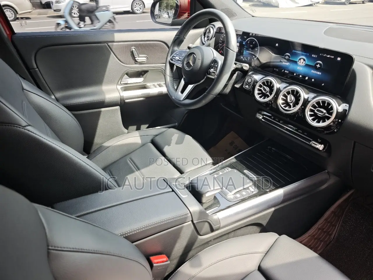 Mercedes-Benz GLA-Class 2022 Red