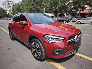 Mercedes-Benz GLA-Class 2022 Red