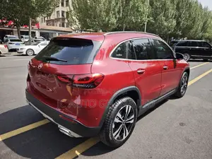 Mercedes-Benz GLA-Class 2022 Red