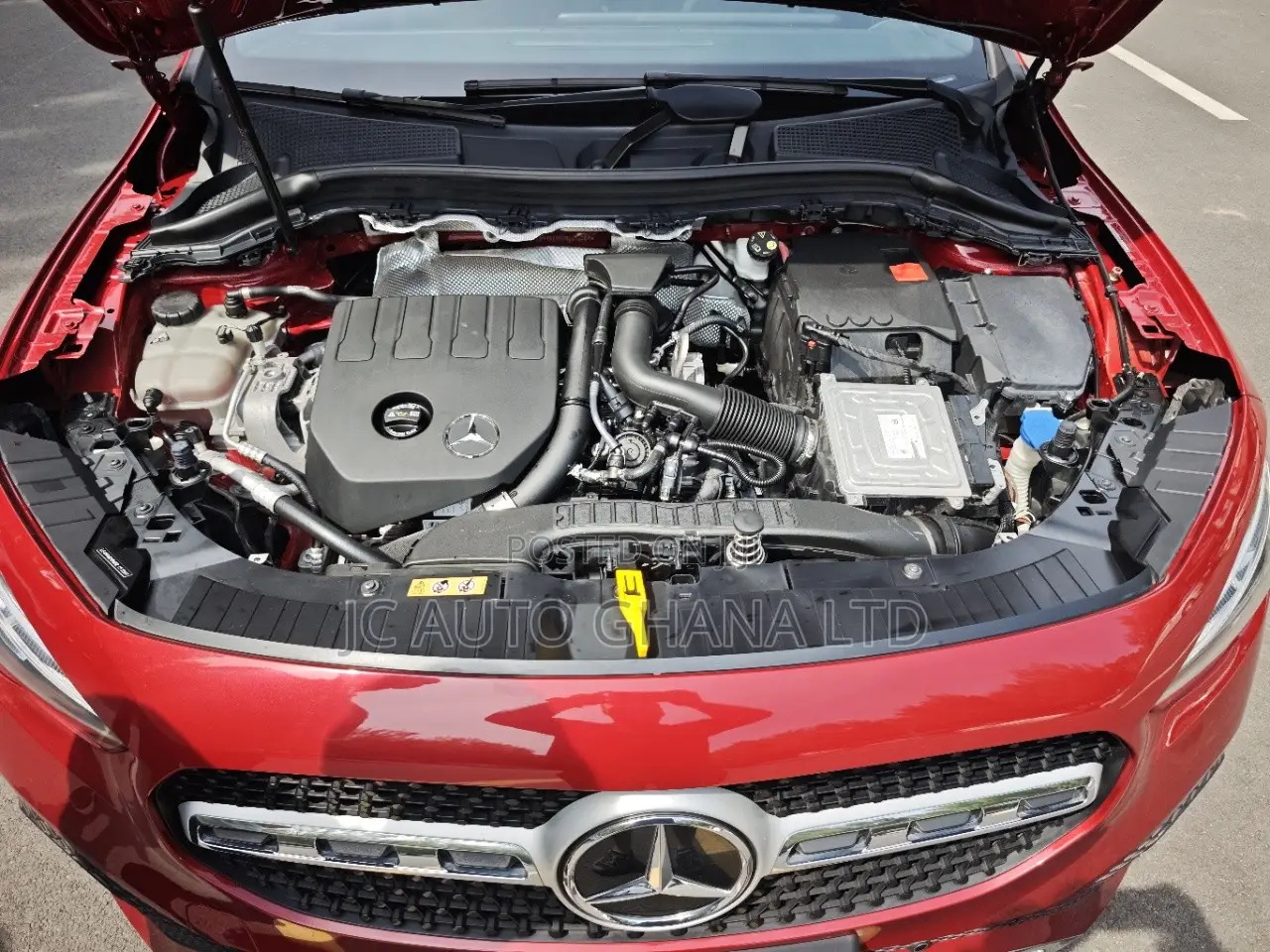Mercedes-Benz GLA-Class 2022 Red