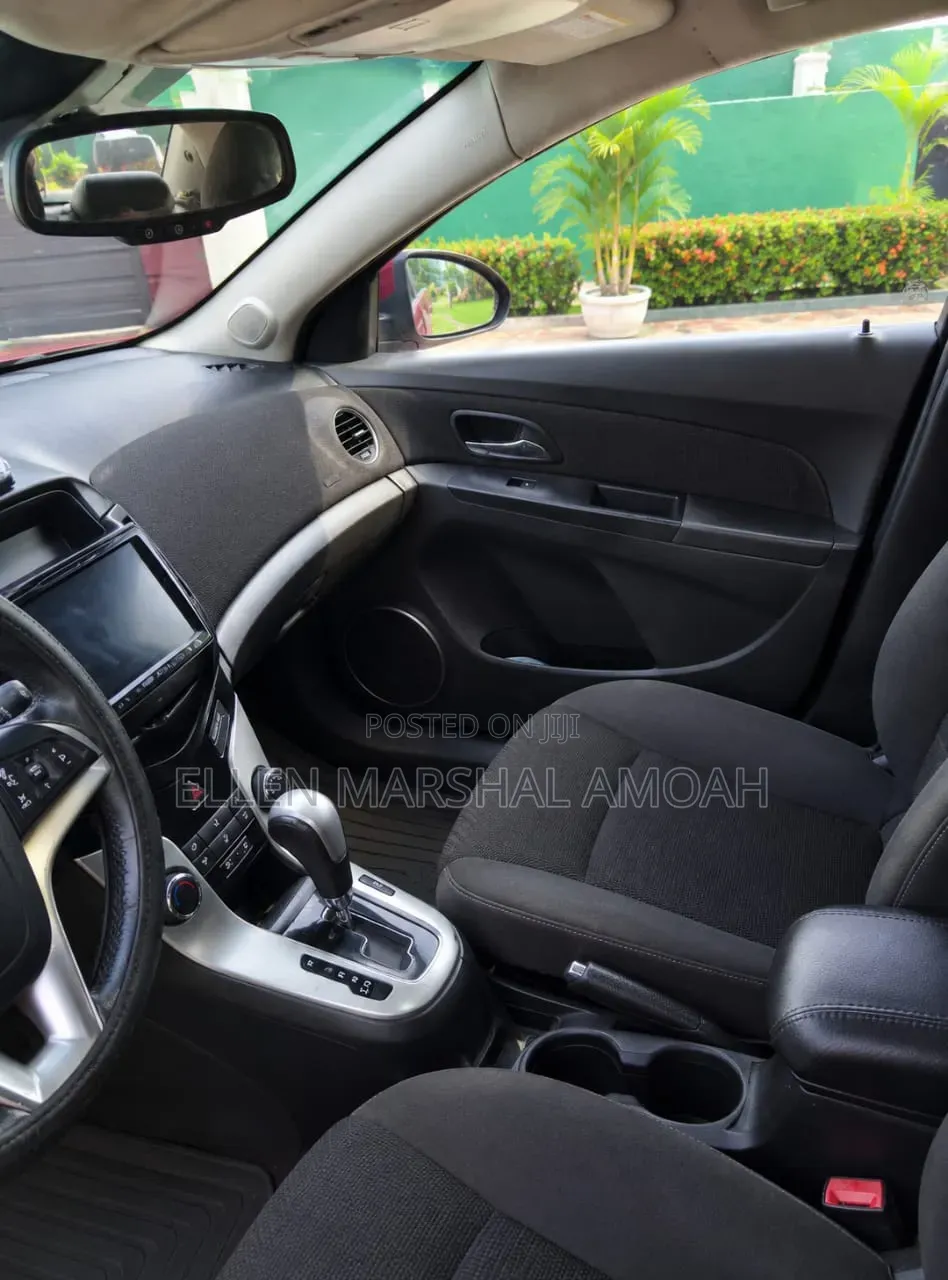 Chevrolet Cruze 2012 Red