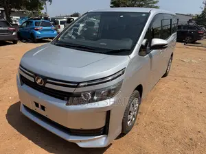Toyota Voxy ZS 2WD 8-Seater 2014 Silver