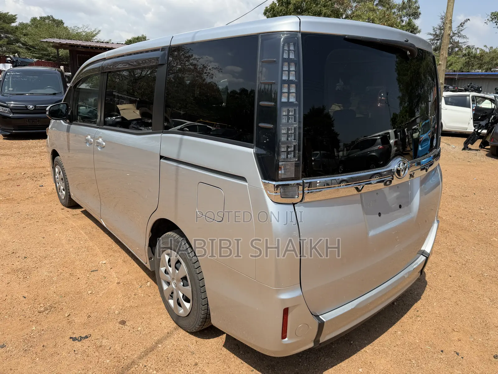 Toyota Voxy ZS 2WD 8-Seater 2014 Silver