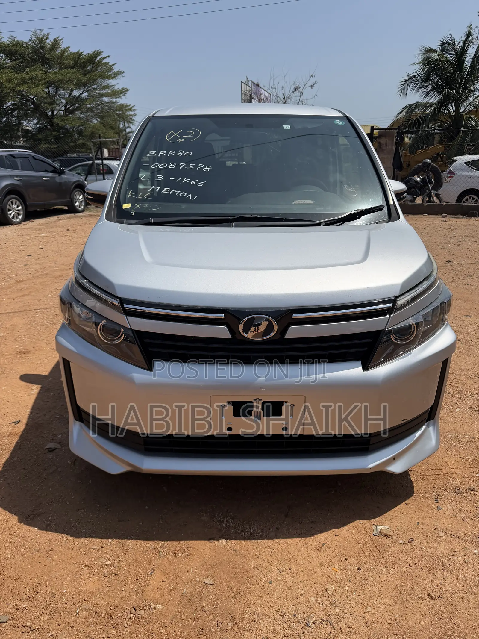 Toyota Voxy ZS 2WD 8-Seater 2014 Silver