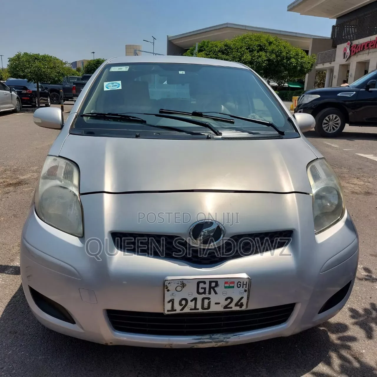 Toyota Vitz 2010 Silver