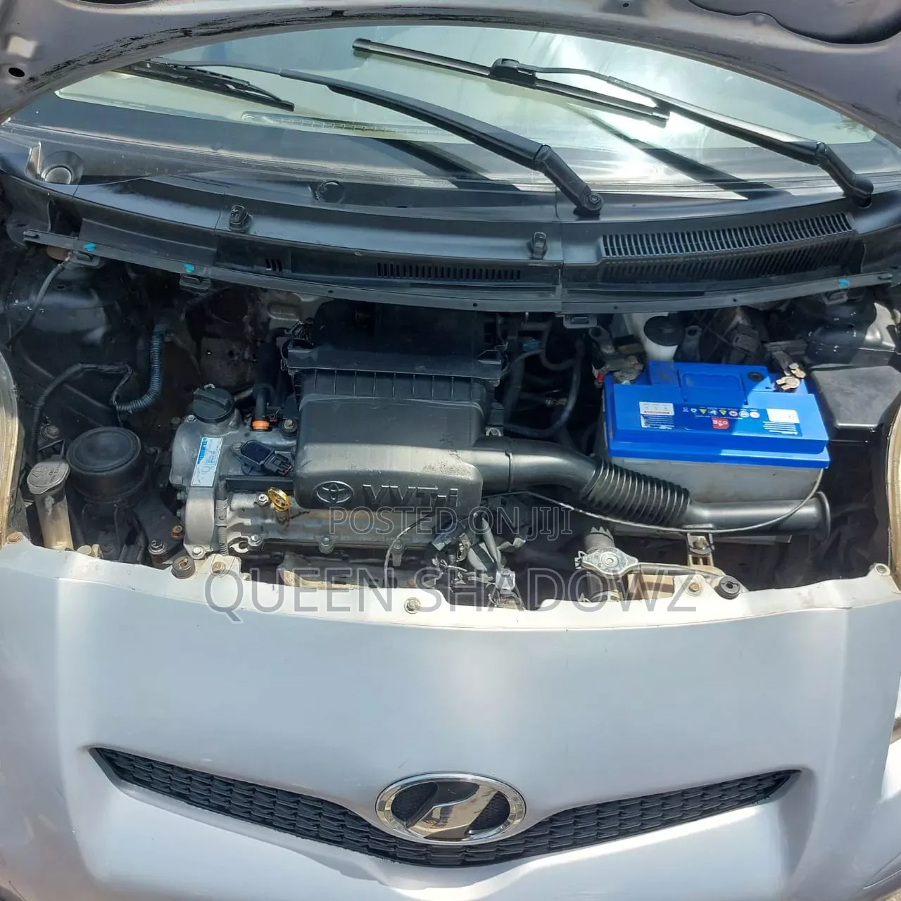Toyota Vitz 2010 Silver