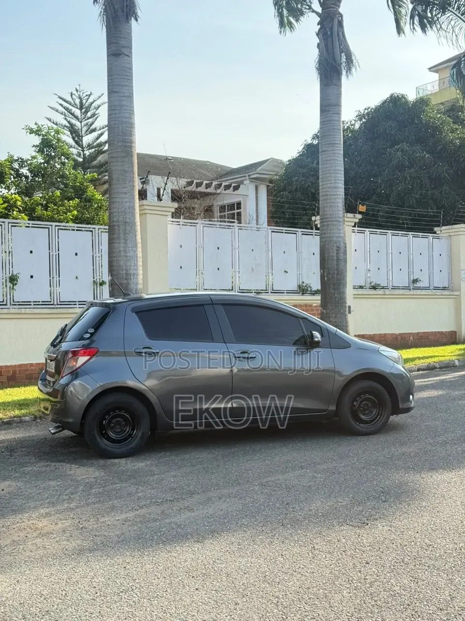 Toyota Vitz 2012 Gray