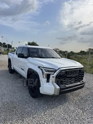 Toyota Tundra Limited CrewMax 5.5' Bed 2024 White