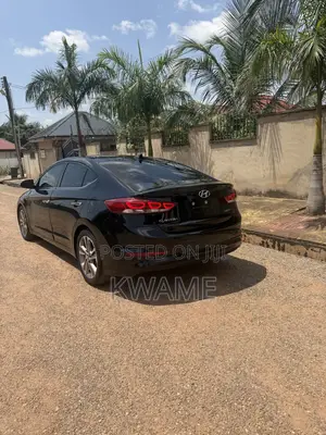 Hyundai Elantra Limited Sedan FWD (2.0L 4cyl 6A) 2017 Black