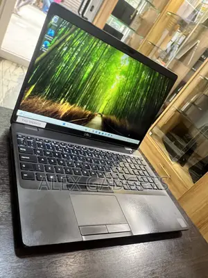 Laptop Dell Latitude 5501 8GB Intel Core i5 SSD 256GB