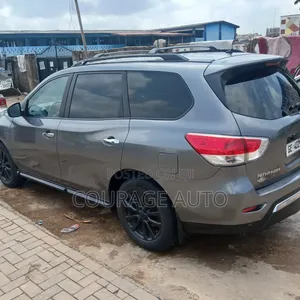 Nissan Pathfinder SL 4dr SUV 4WD (3.5L 6cyl CVT) 2015 Gray