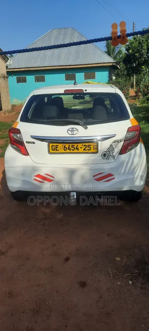 Toyota Vitz 1.0 FWD 3dr 2014 White
